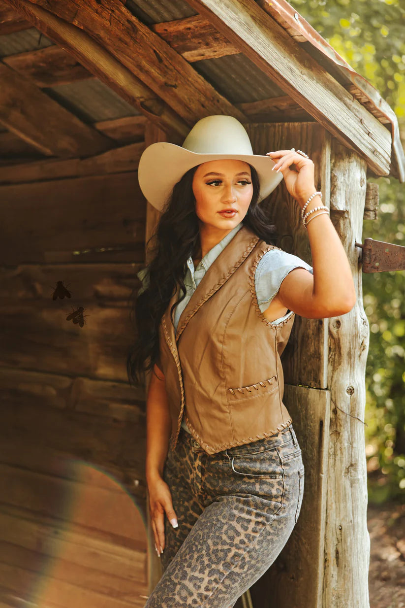 Whiskey Creek Vest - Latte