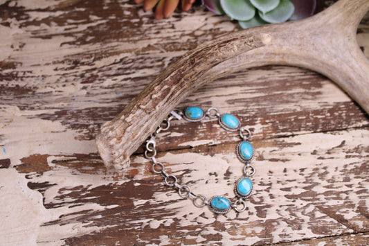 Mojave (Kingman) Turquoise Sterling Silver Bracelet – Size 6 to 7.5