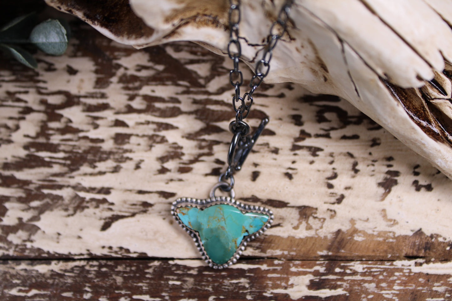 Mojave Turquoise Cow Head Sterling Silver Necklace – 10 Inches