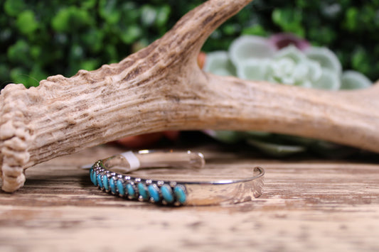 Kingman Turquoise Sterling Silver Cuff Bracelet – Size 7 with Flexes