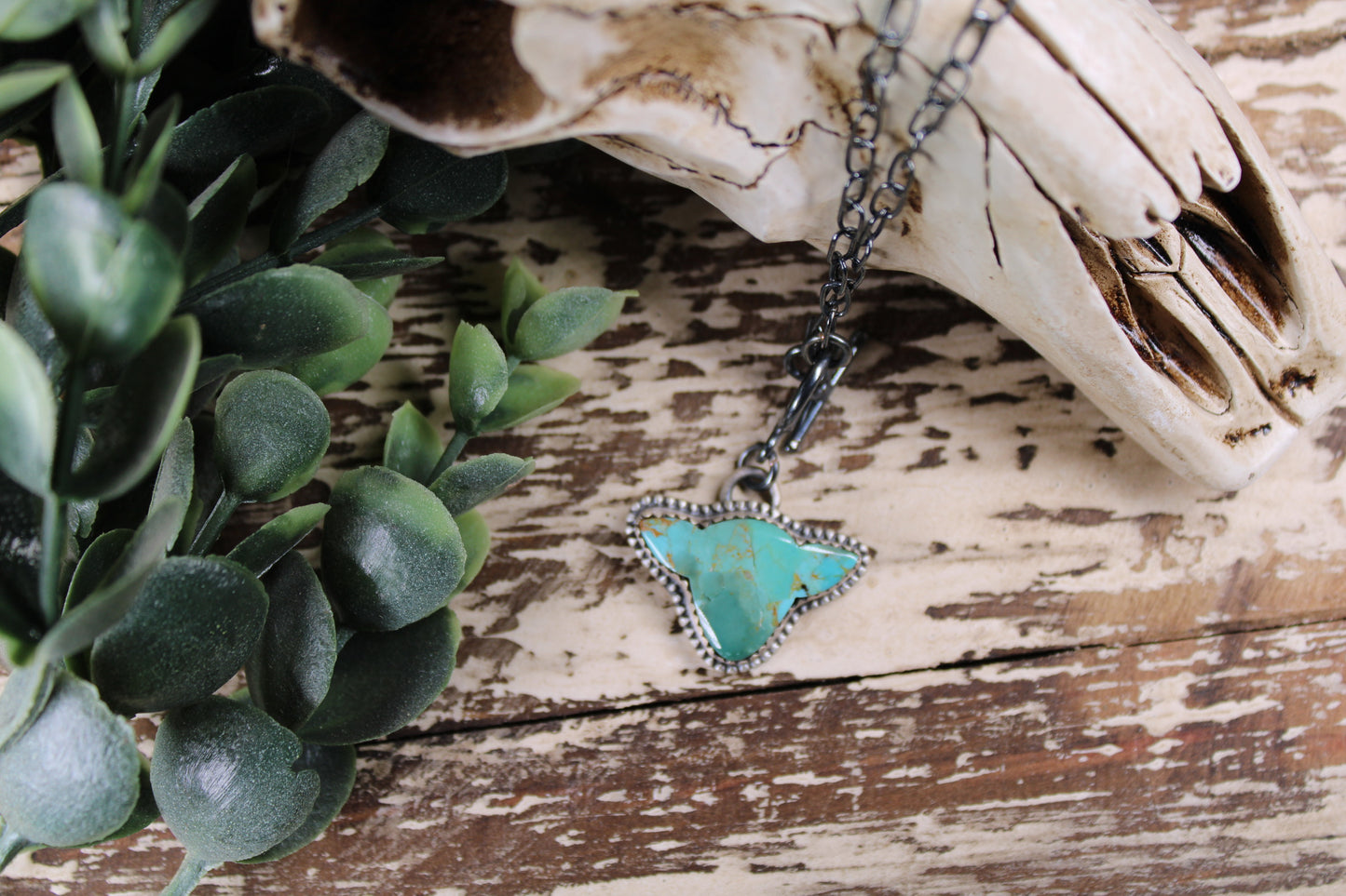 Mojave Turquoise Cow Head Sterling Silver Necklace – 10 Inches