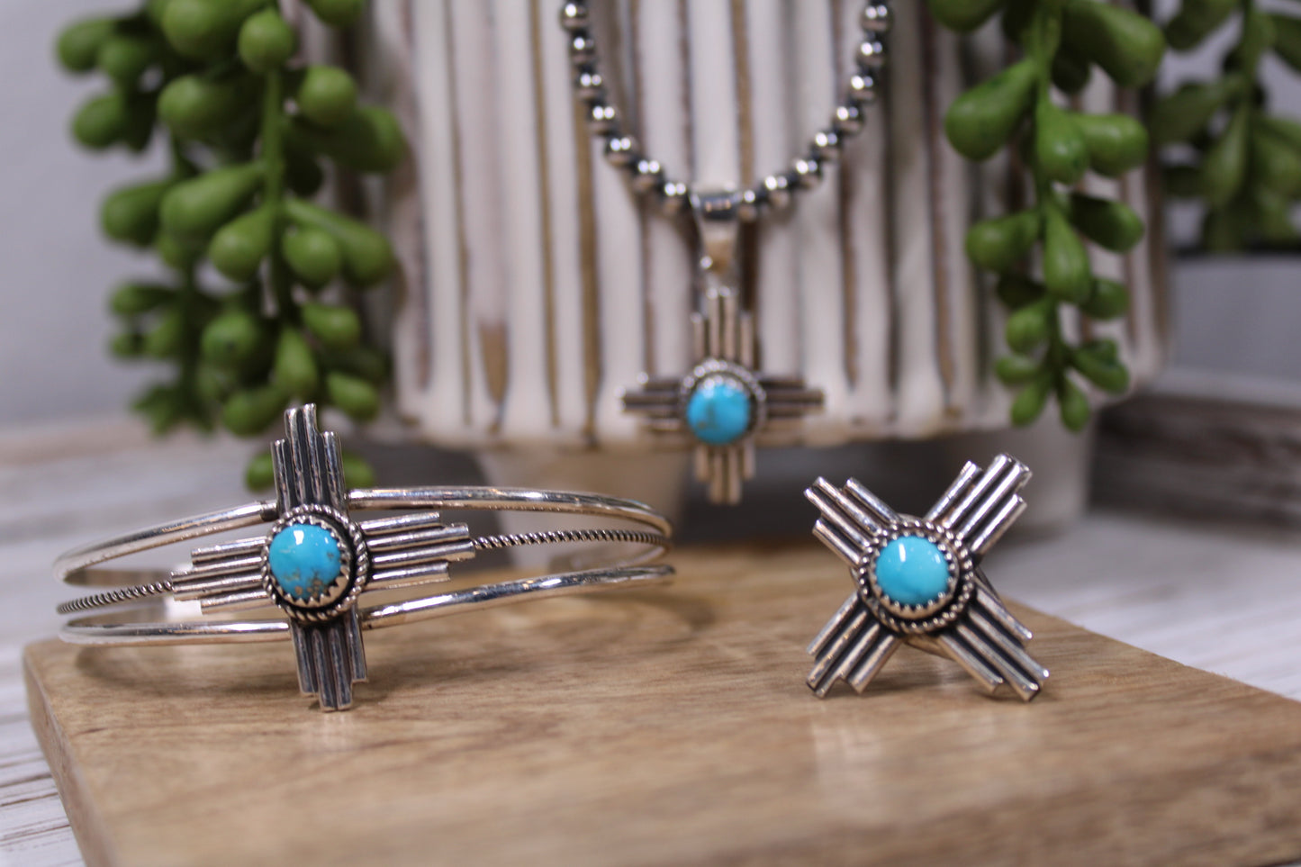 Navajo Handmade Kingman Turquoise Zia Cuff – David Morris