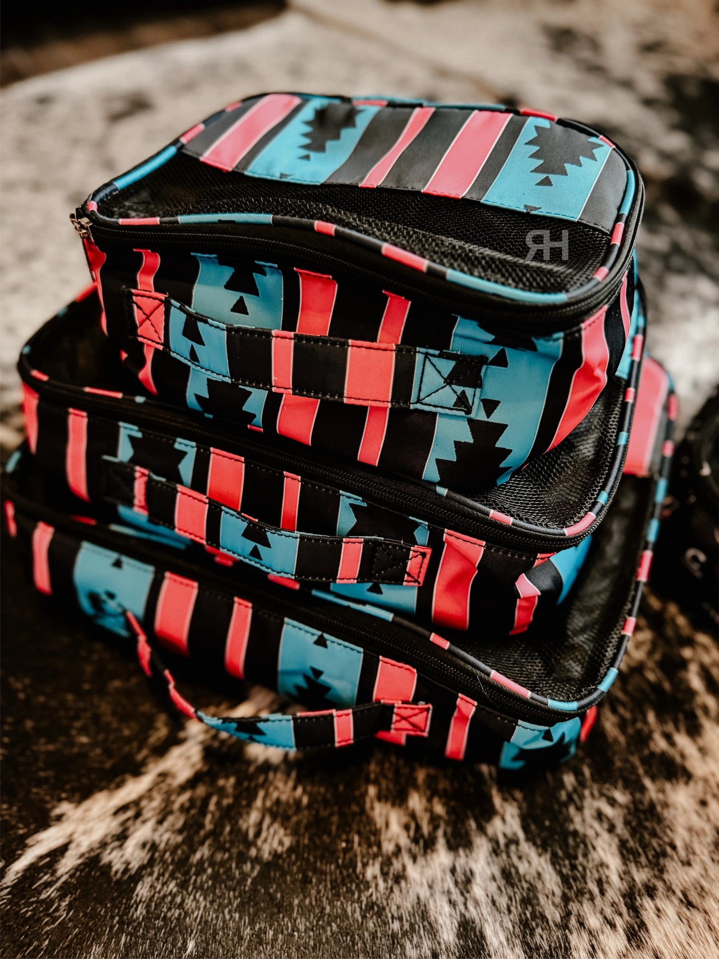 90s Aztec Packing Cubes Set
