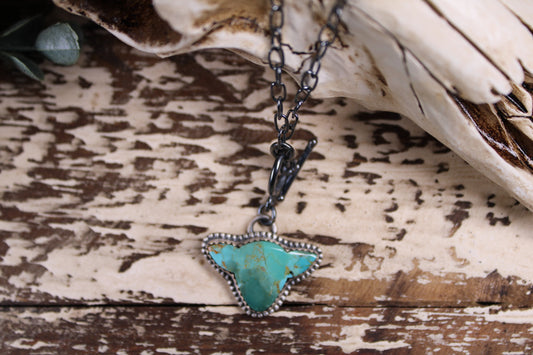 Mojave Turquoise Cow Head Sterling Silver Necklace – 10 Inches