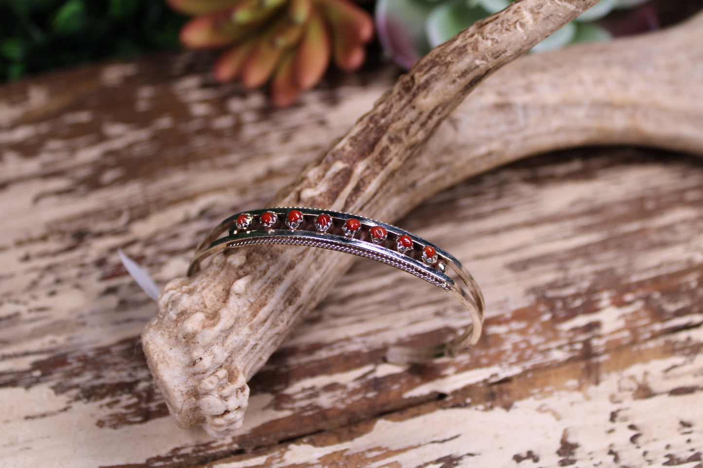 Susie Livingston Native American Zuni Sterling Silver Coral Cuff Bracelet – Size 7