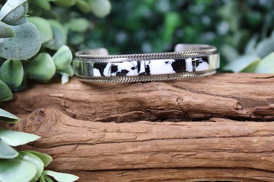 Tonopah White Buffalo Turquoise Cuff Bracelet – By Navajo Artist Francis Yazzie
