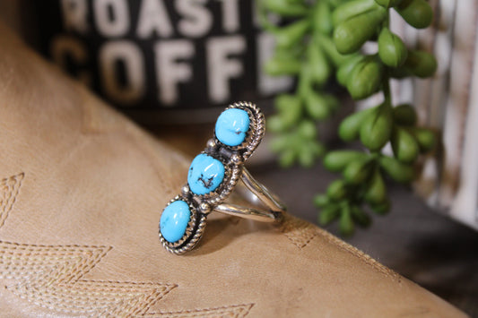 Navajo Handmade Jeantte Yazzie Kingman Turquoise Ring - Size 8.5