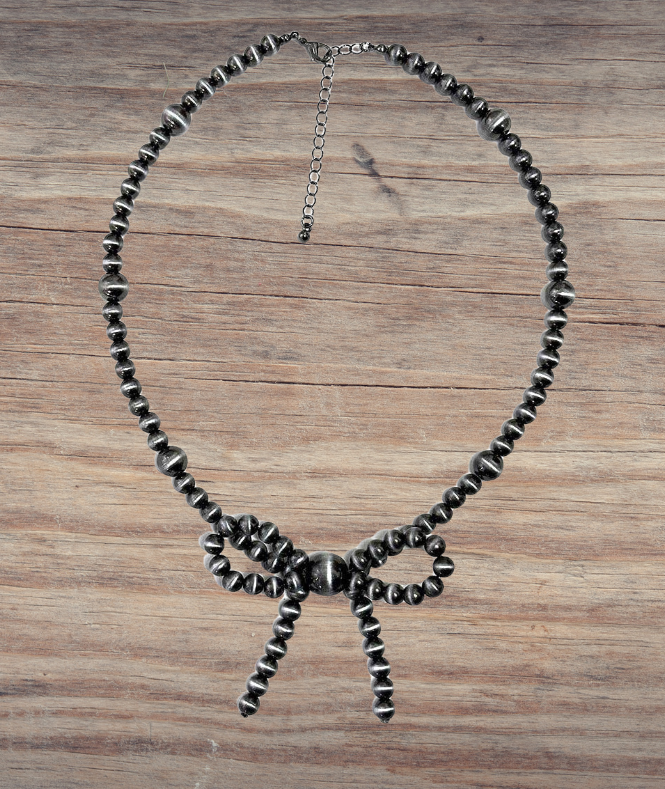 Pearl Ribbon Necklace